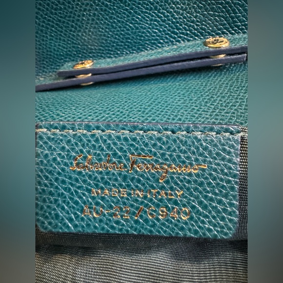 SALVATORE FERRAGAMO Vara Bow Crossbody - Picture 11 of 12